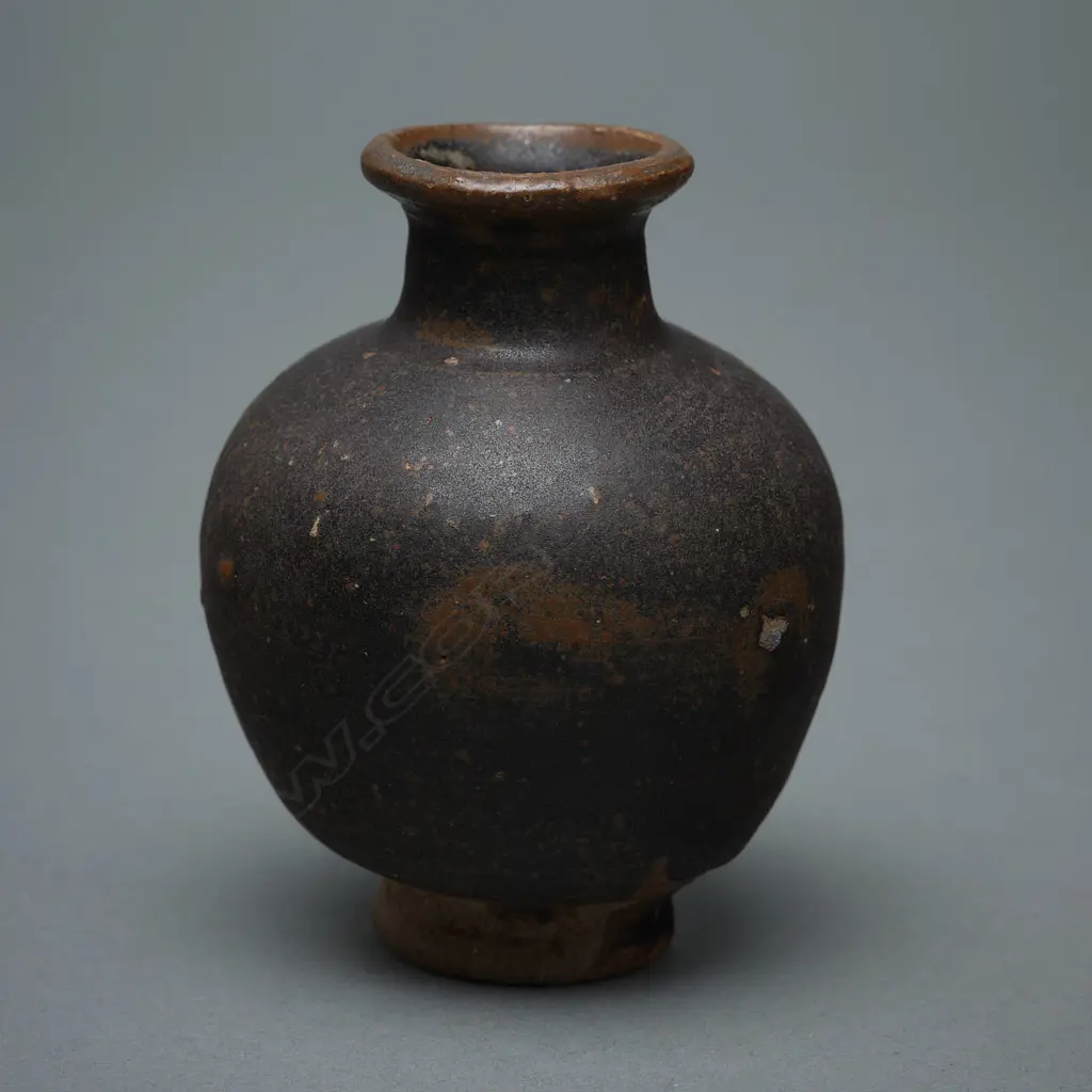 Stoneware jarlet – Sawankhalok - c.14thC, Image 1++